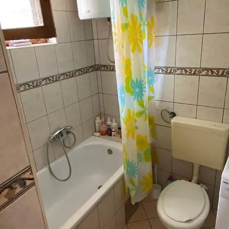 Cuni Apartment *