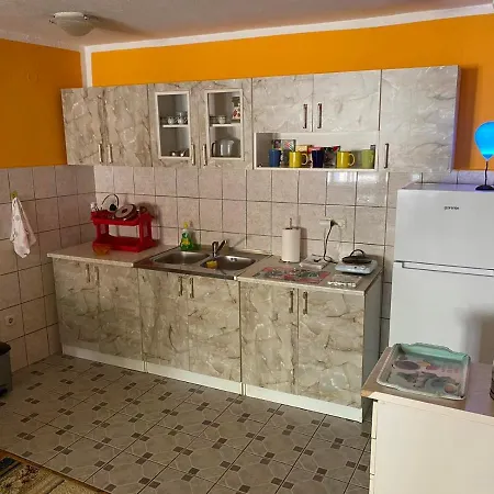 Cuni Apartment *