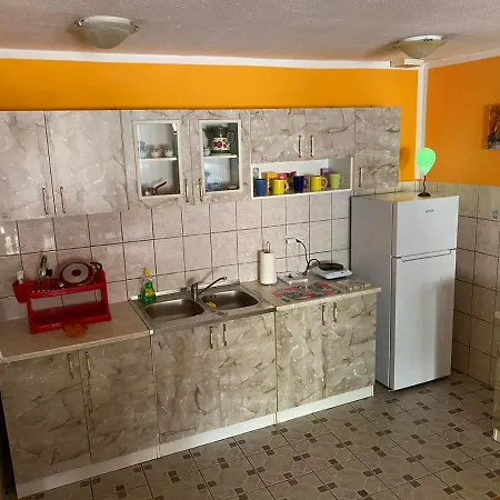Cuni Apartment *